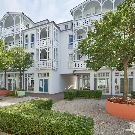 Moderne Mit Balkon In Sellin (Rugen)