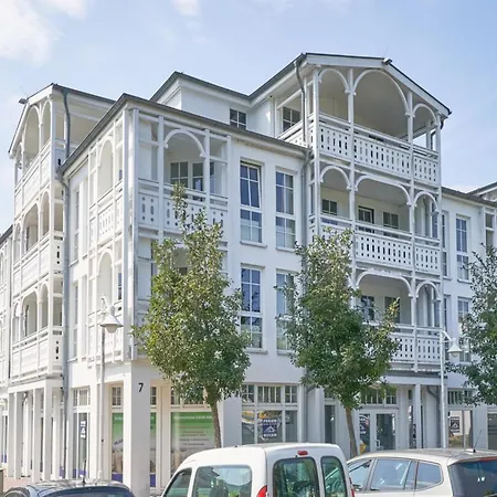 Moderne Mit Balkon In Sellin (Rugen)