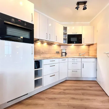 Moderne Mit Balkon In * Sellin (Rugen)